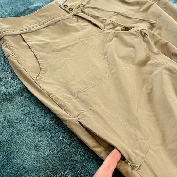 Mountain Hardware Hiking/Camping Pants Khaki 12 / 44 NWOT - Picture 12 of 12